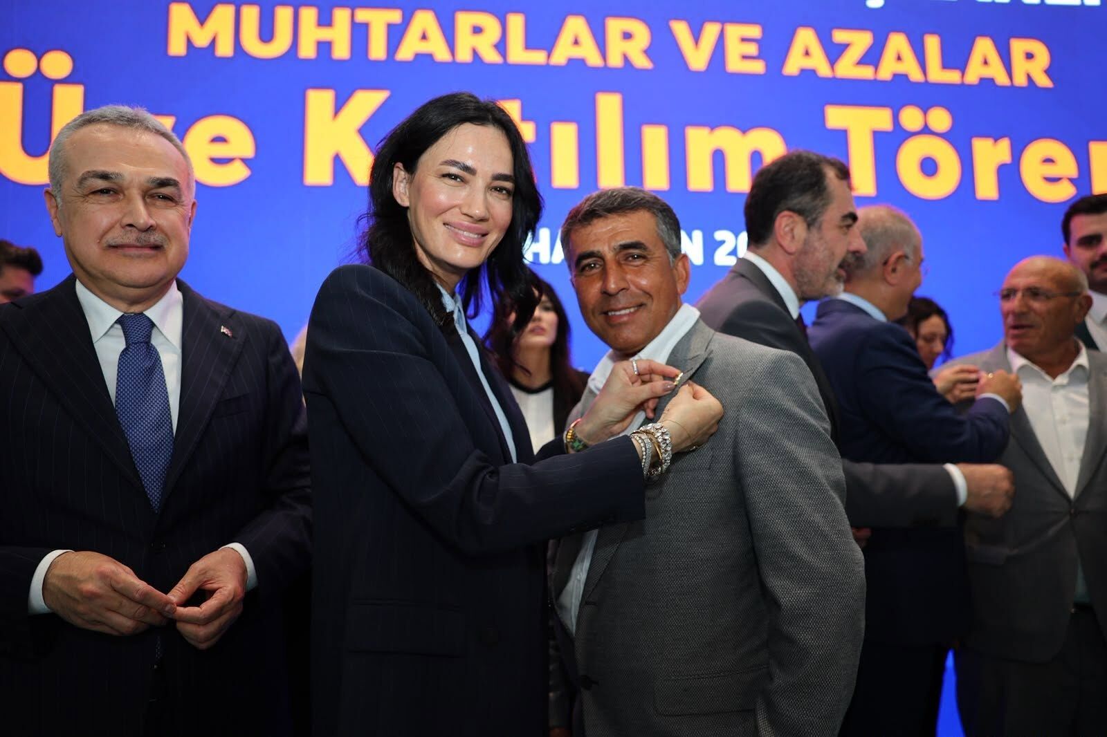 Ak Partiye Dev Katilim Gundem Oldu 674233 Bb2E71