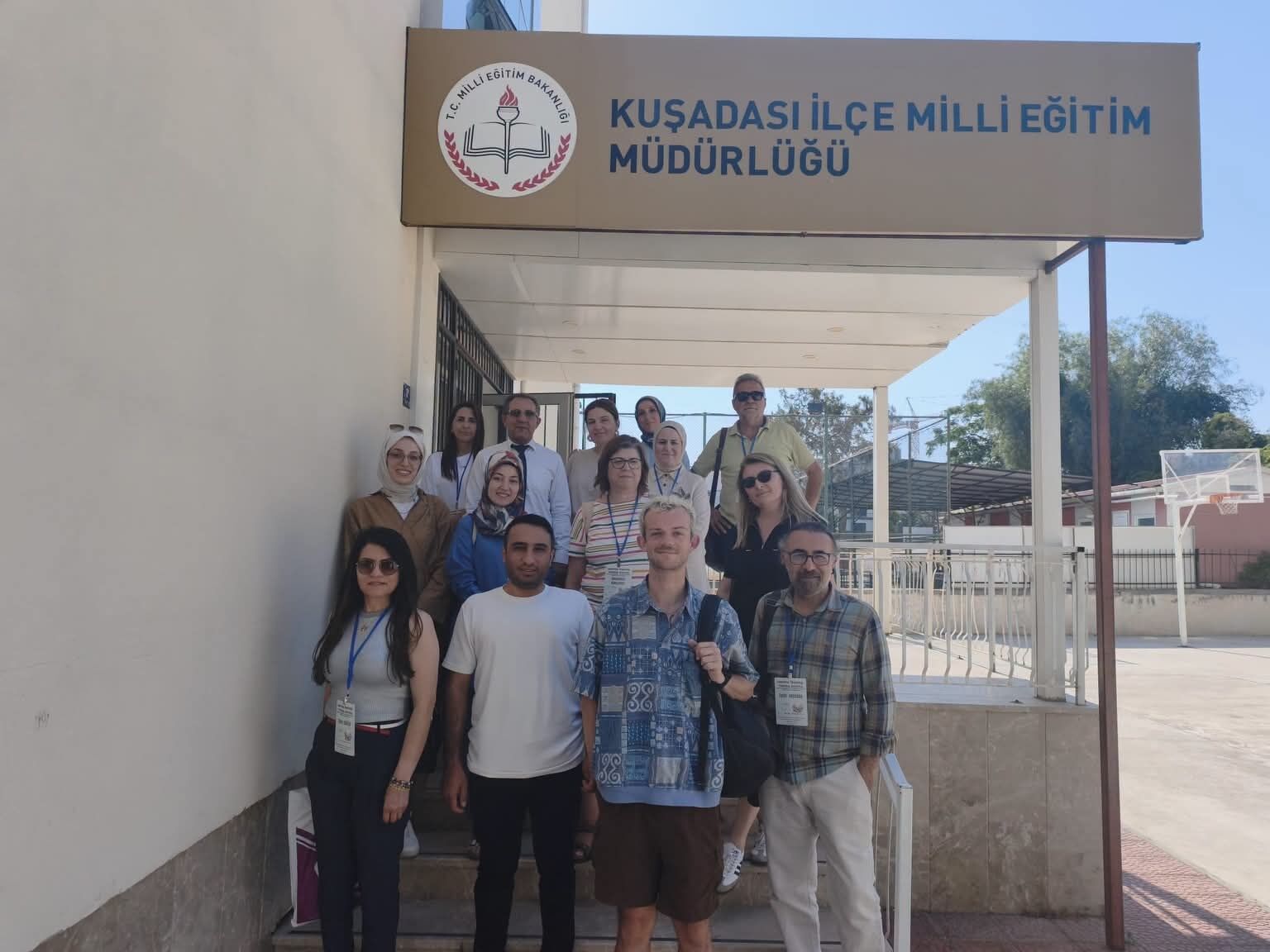 Avrupali Ogretmenlerden Mudur Yapiciya Ziyaret 672706 396B48