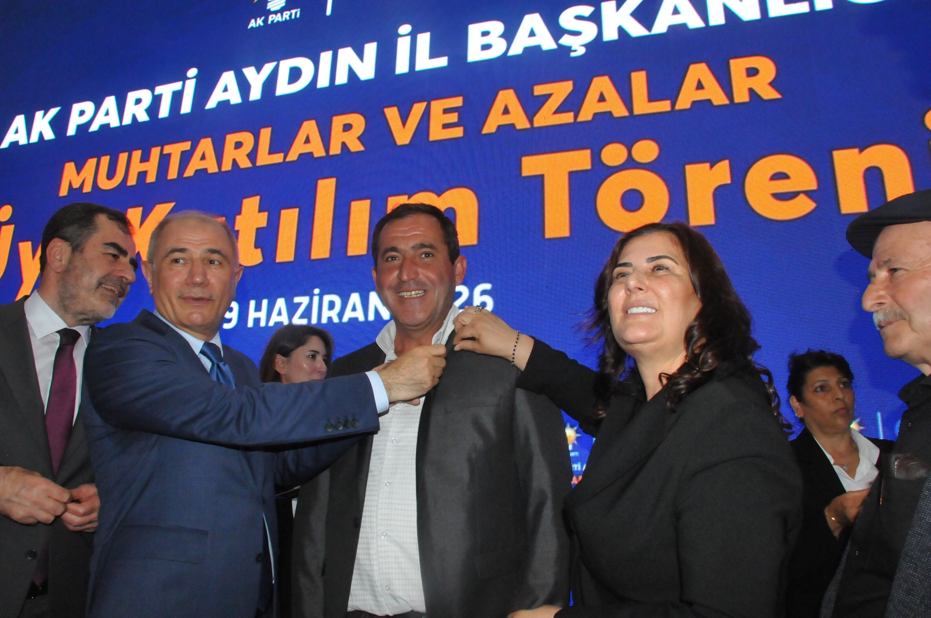 Aydinda Bin 10 Muhtar Ve Aza Ak Partili Oldu 674141 0Bf91F
