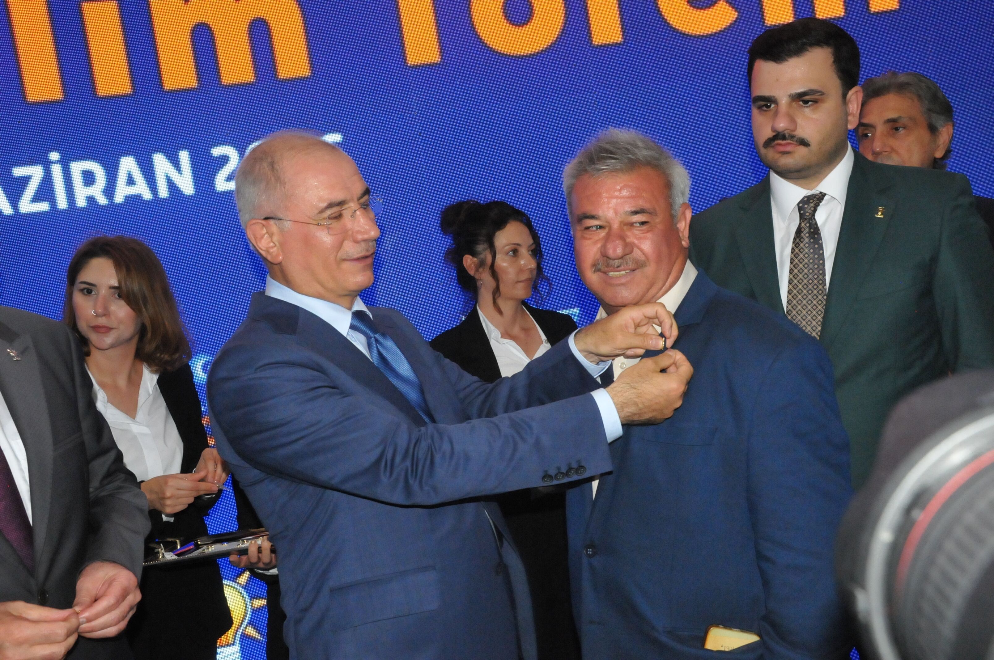 Aydinda Bin 10 Muhtar Ve Aza Ak Partili Oldu 674141 D468F0