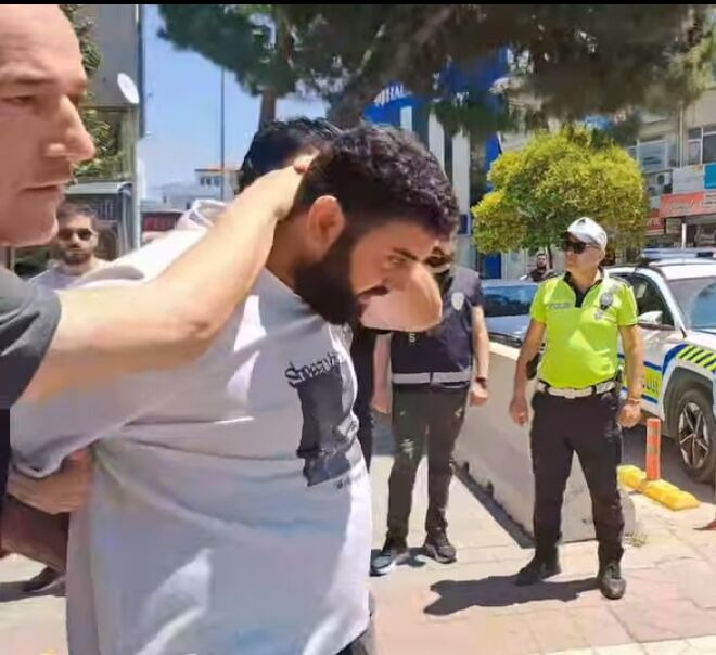 Aydinda Cifte Cinayet Zanlisi Hakim Karsisinda 667898 22C00B