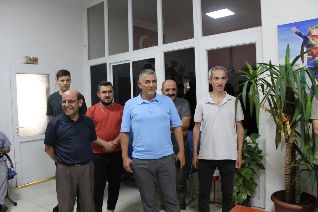 Aydinda Egitim Camiasinin Fedakr Babalari 671882 E817Bd