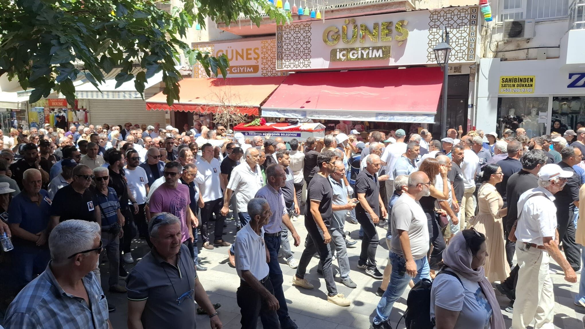 Baskan Berberoglu Edebiyete Omuzlarda Ugurlandi 674129 Bf2Fba