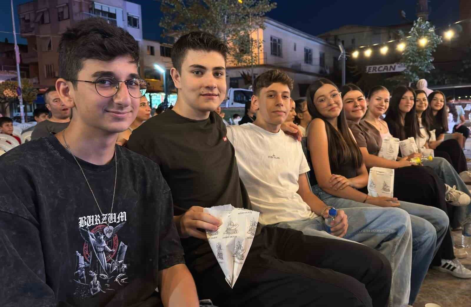 Baskan Cercioglu Yenipazarlilari Acik Hava Sinemasi Ile Bulusturdu 1782288002900 745509