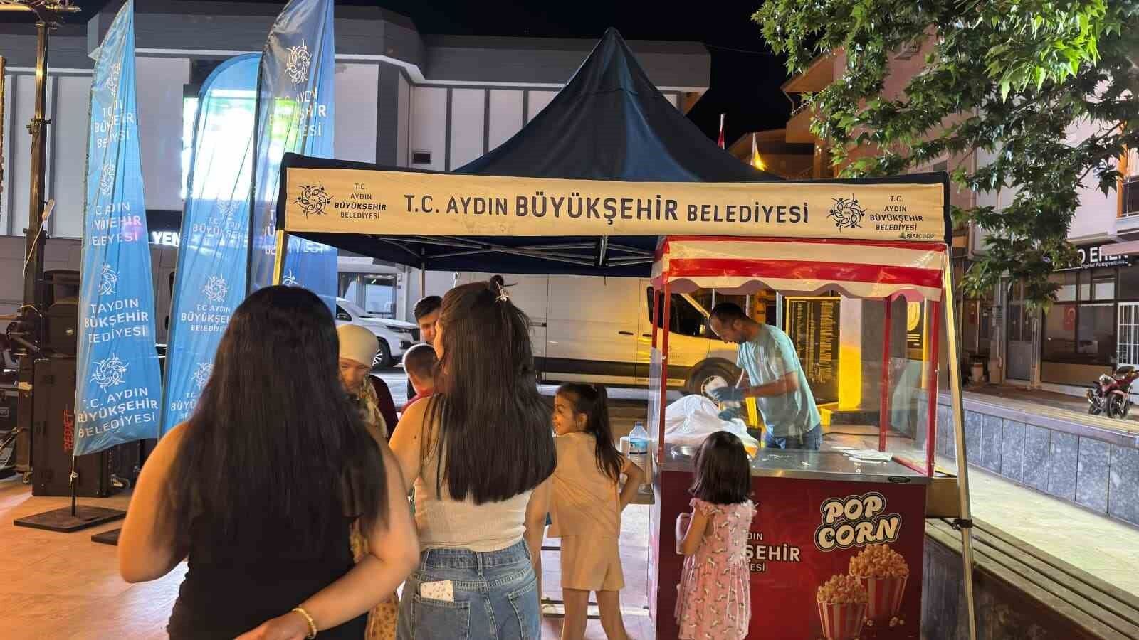 Baskan Cercioglu Yenipazarlilari Acik Hava Sinemasi Ile Bulusturdu 1782288005425 262835