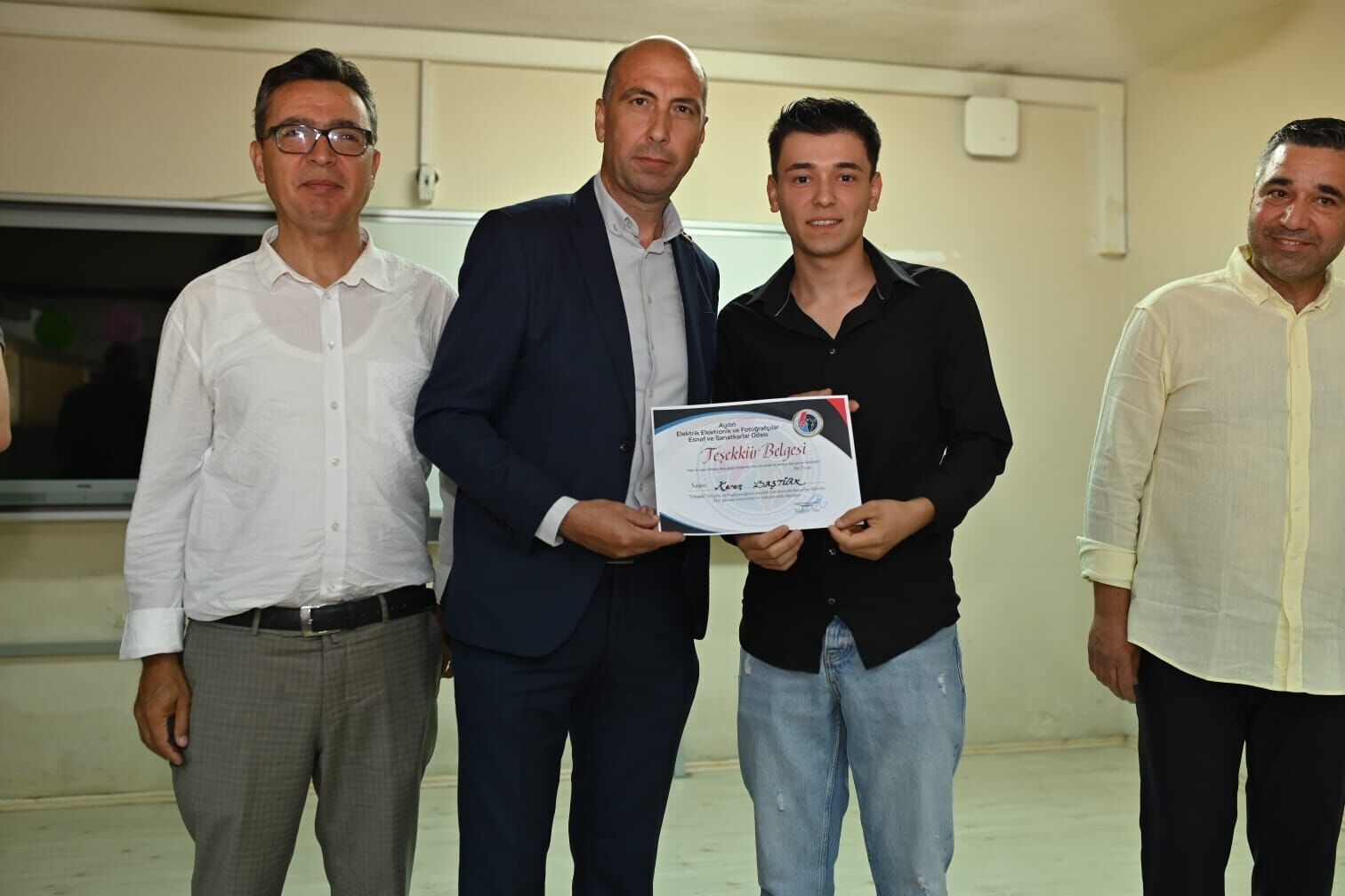 Baskan Inceden Mezun Olan Ogrencilere Altin Ogutler 672128 Ef2B80