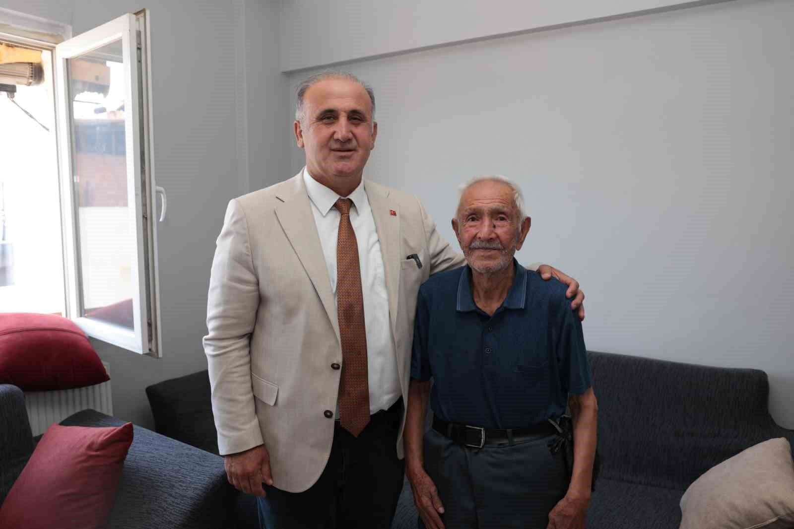 Baskan Kaya Sehit Babalarini Unutmadi 1781790603558 32332