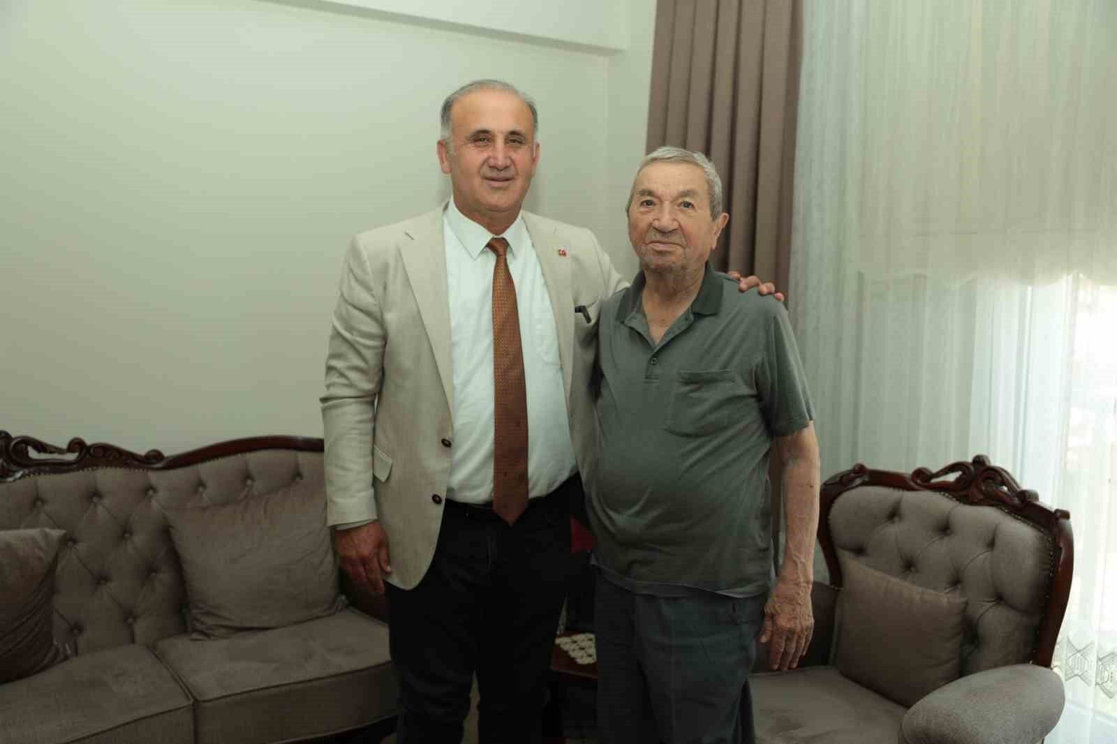 Baskan Kaya Sehit Babalarini Unutmadi 1781790604645 747613