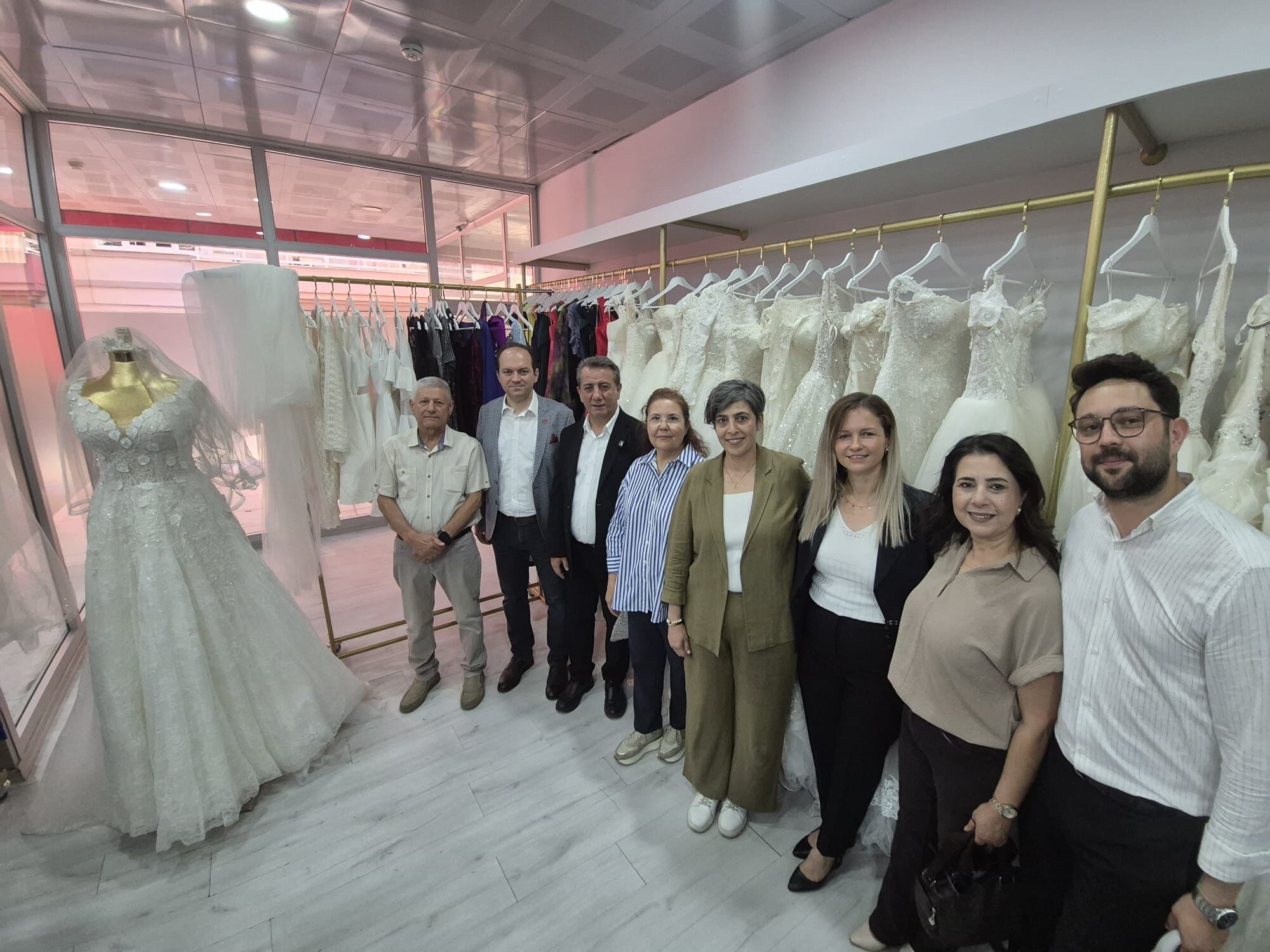Baskan Yetiskinden Evlenecek Ciftlere Destek Kent Zarafet Me 672906 98Ac41