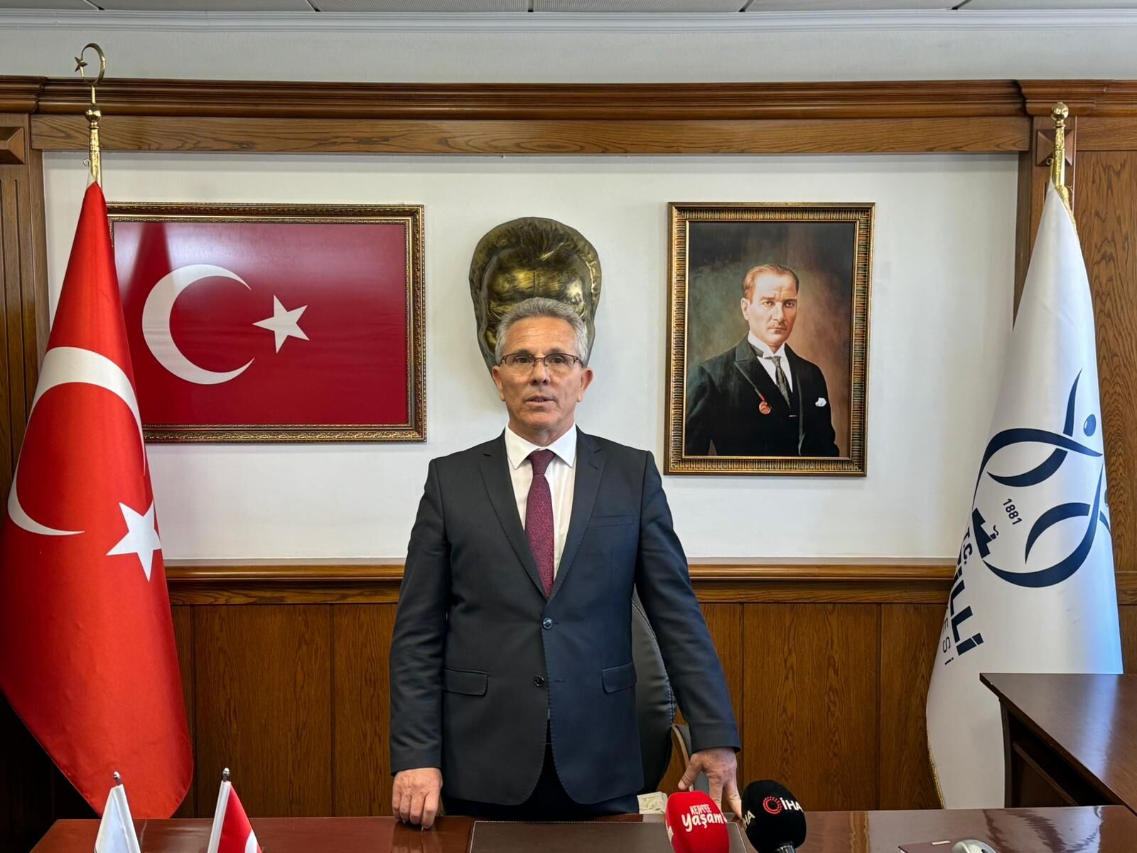 Baskanlardan Sehit Polis Tayfun Bas Icin Taziye Mesajlari 669867 F8B903