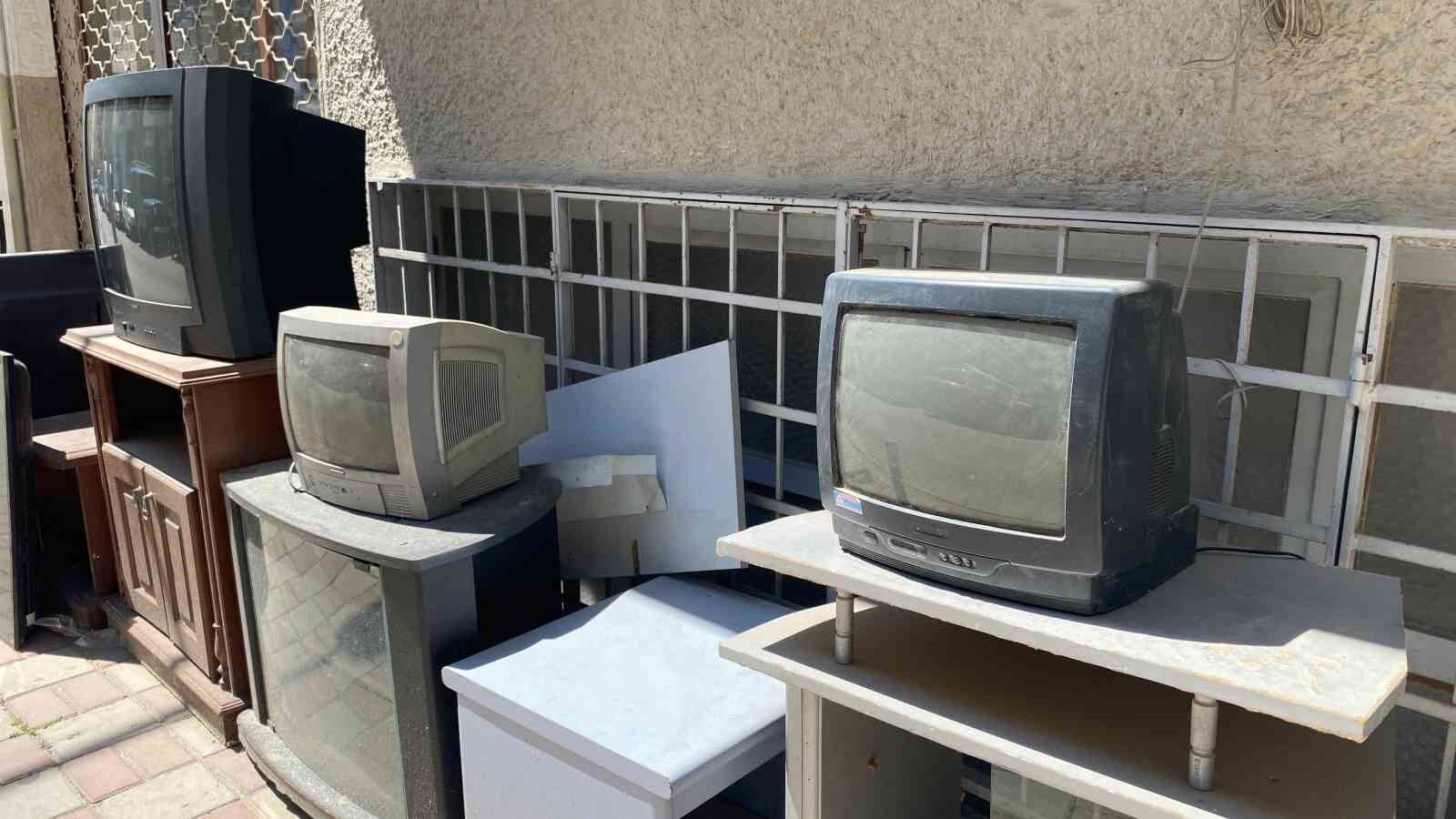 Bir Donemin Vazgecilmezi Tuplu Televizyonlar Simdilerde Nostalji Yasatiyor 1781505604729 221612
