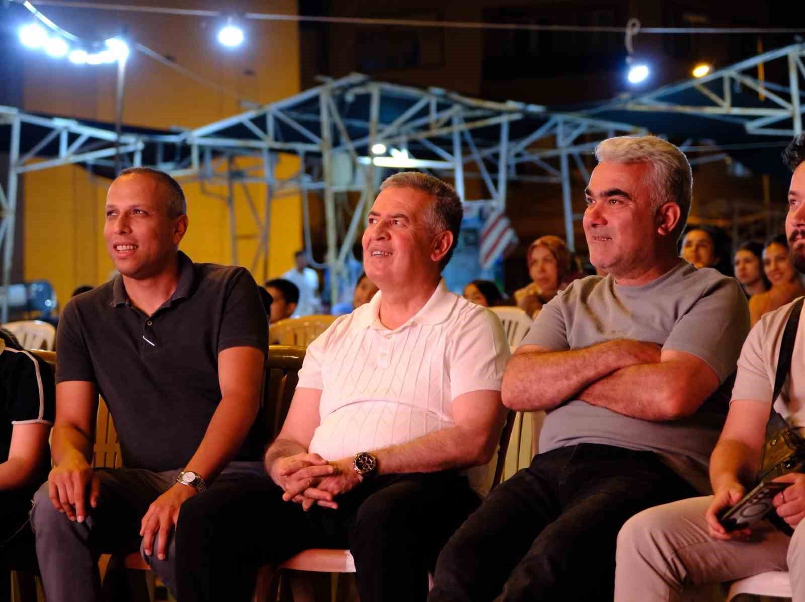 Buharkentliler Acik Hava Sinemasinda Bulustu 1782196803578 312352
