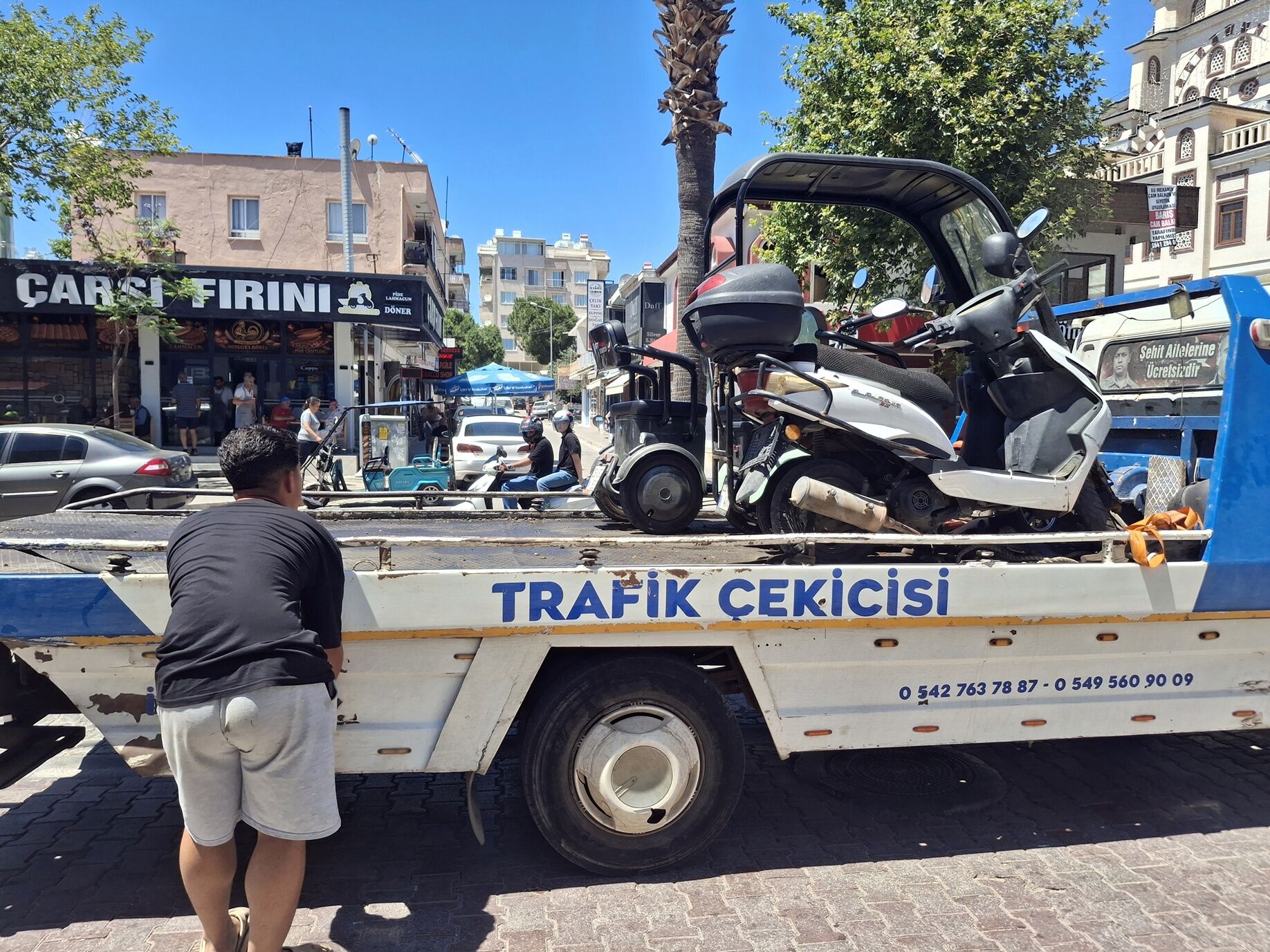 Didimde Kaldirim Ve Yaya Gecitlerini Isgal Eden Motosikletle 666573 8A5C8E