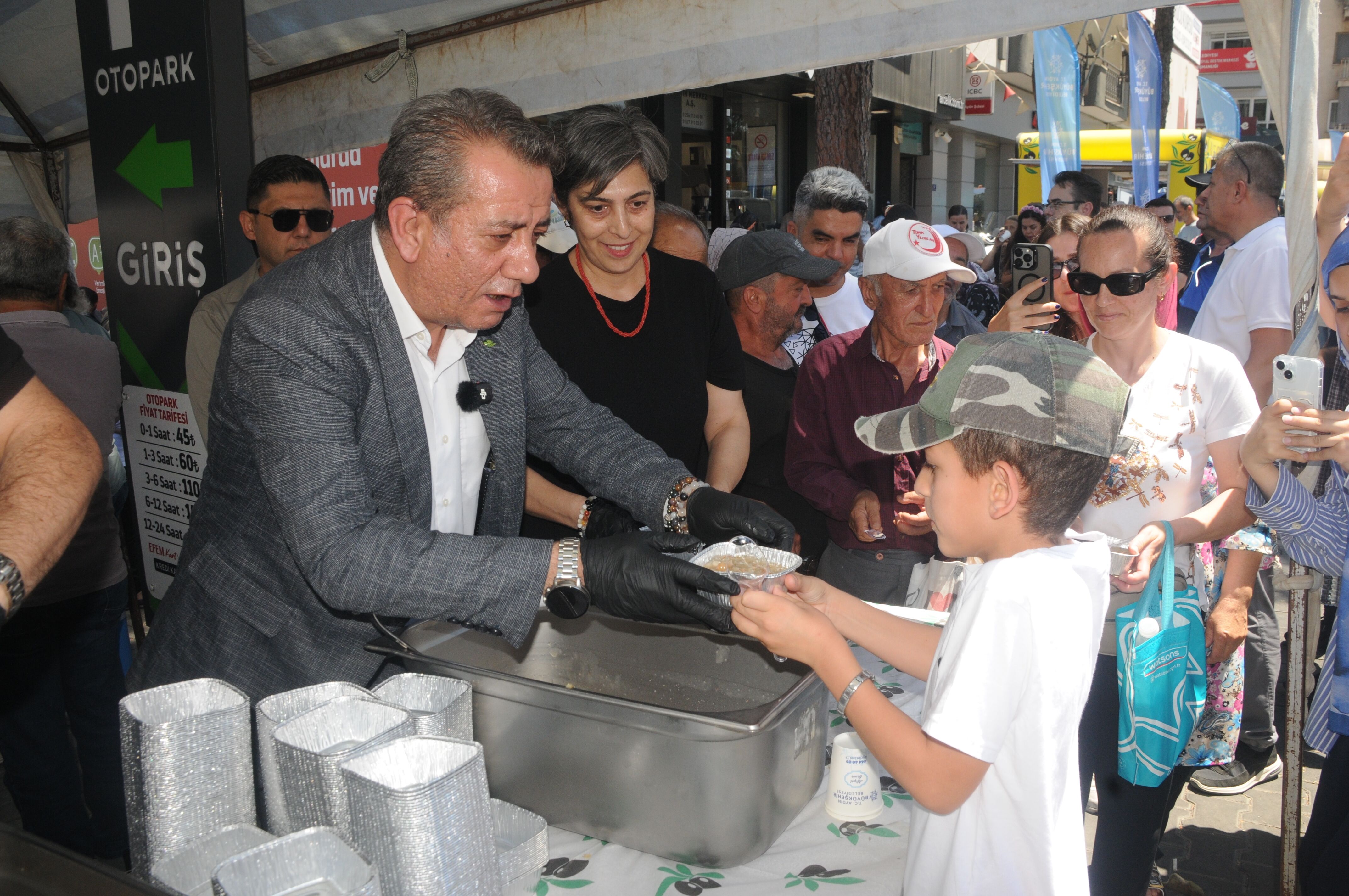 Efeler Belediyesinden 3 Bin Kisilik Asure Hayri 674445 20B599
