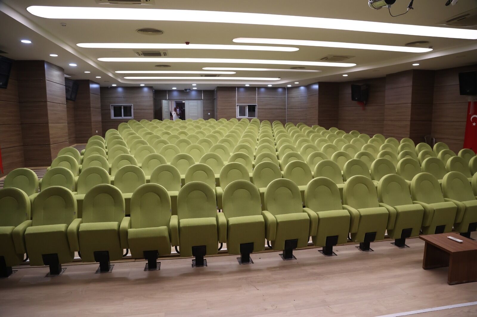 Efelerde Kultur Ve Sanatin Yeni Adresi Muzaffer Izgu Oldu 673641 28E584