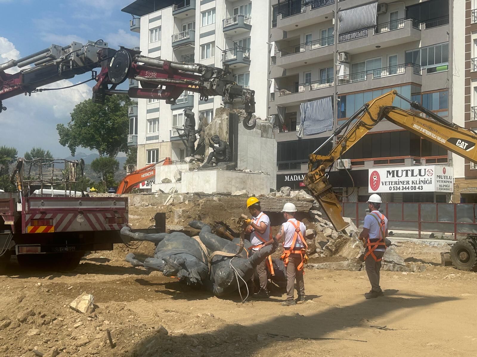 Incirliovanin Simgesi Meydandan Kaldirildi 667569 6E42E2