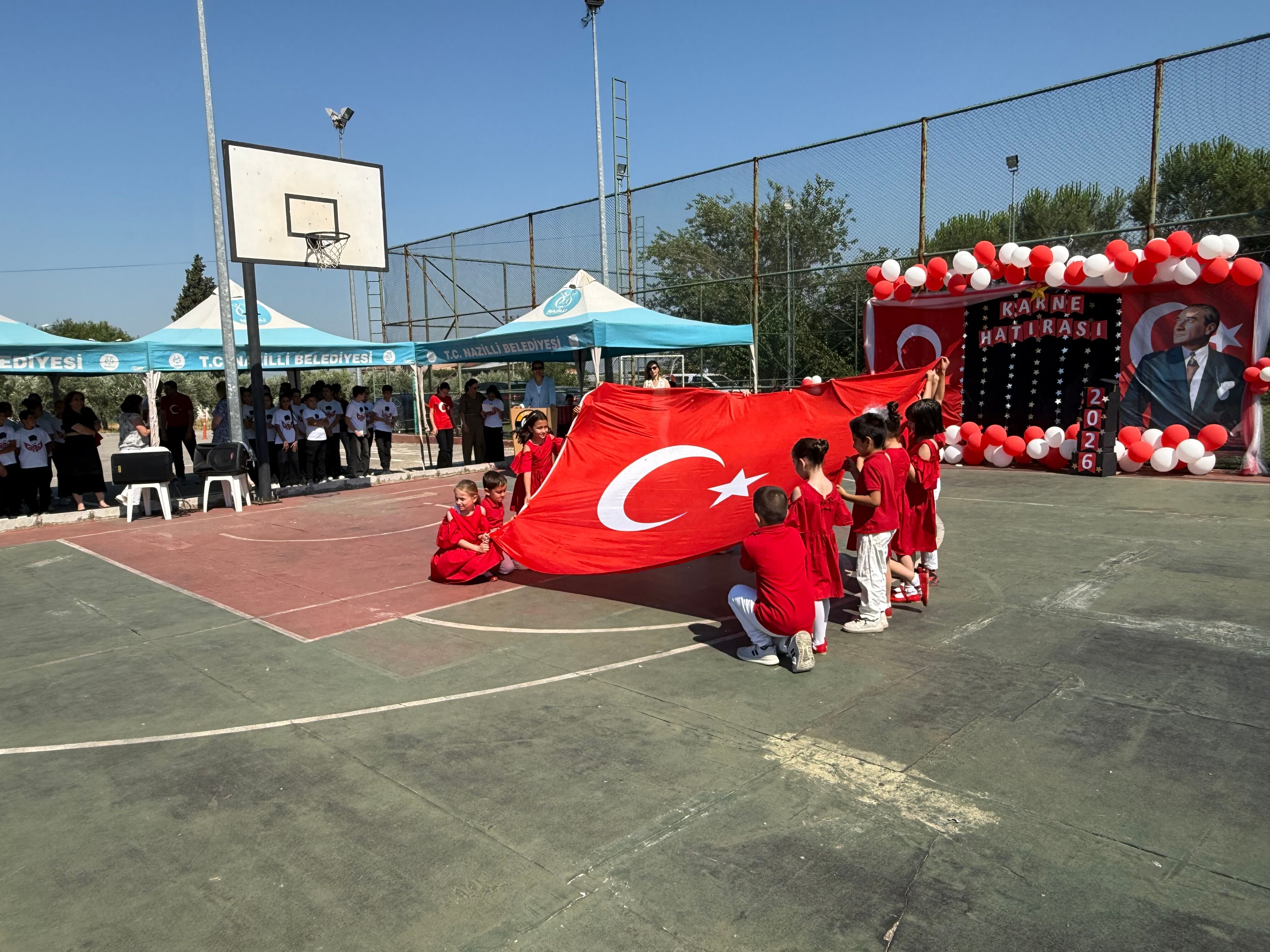 Iyi Tatiller Cocuklar Nazillide Karne Heyecani 673405 7890Ca