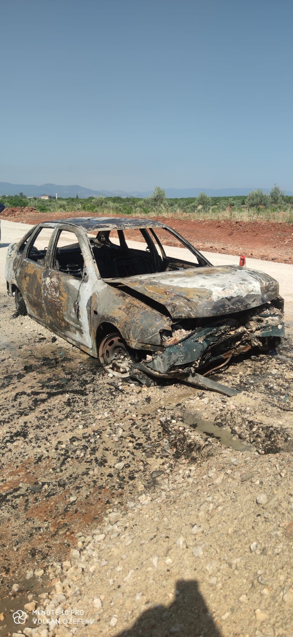 Karacasuda Kum Yiginina Carpan Otomobil Alev Alev Yandi 673408 9E57Cd