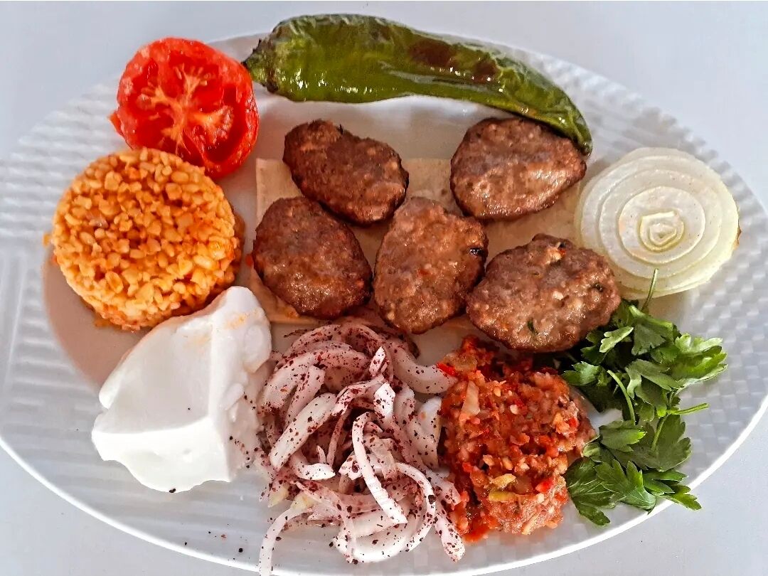 Karacasuda Serinligin Ve Lezzetin Adresi Ballipinar Aile Cay 673460 1A503D