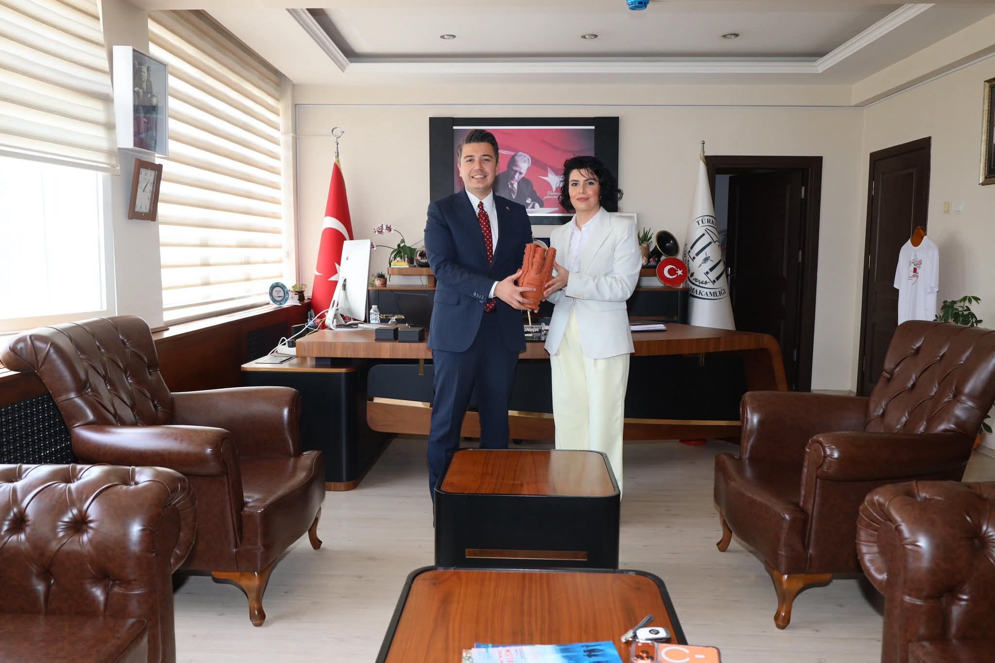 Kaymakam Gundogdudan Karacasu Tanitimina Onemli Katki 668107 Ed339D