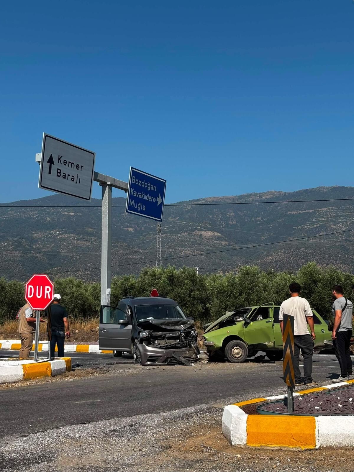 Kaza Yine Ayni Kavsakta Bozdoganda Iki Araba Kafa Kafaya Gir 673090 812F2D