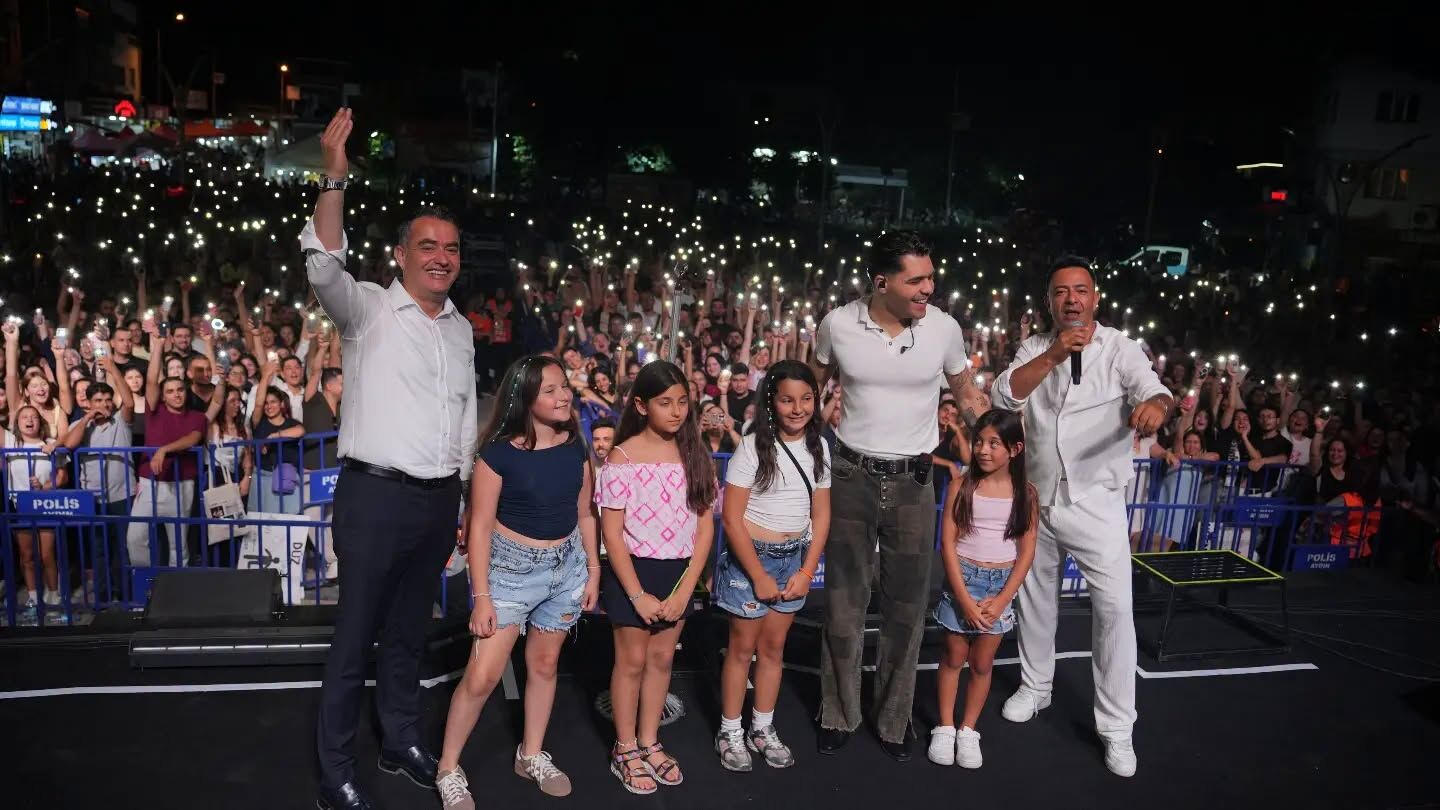 Kocarli Festivali Emir Can Igrek Konseriyle Tamamlandi 674013 83Cf0E