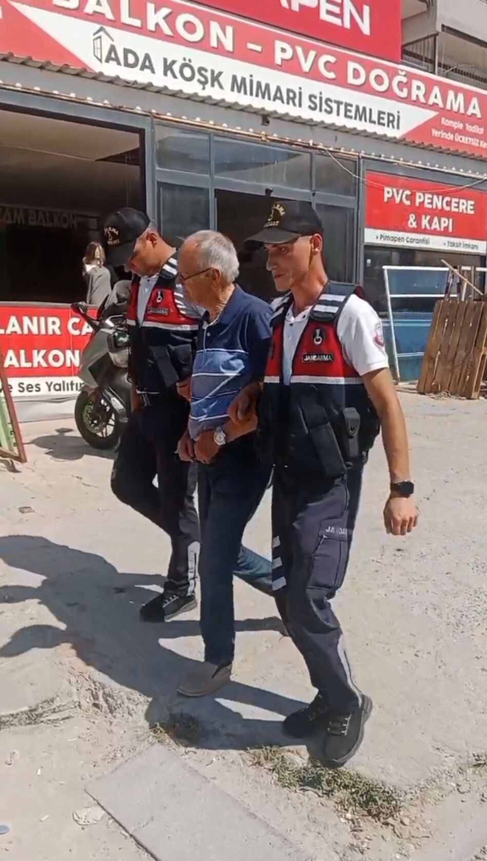 Kusadali Baskan Husnu Oten Gozaltina Alindi 674326 5F5D0D