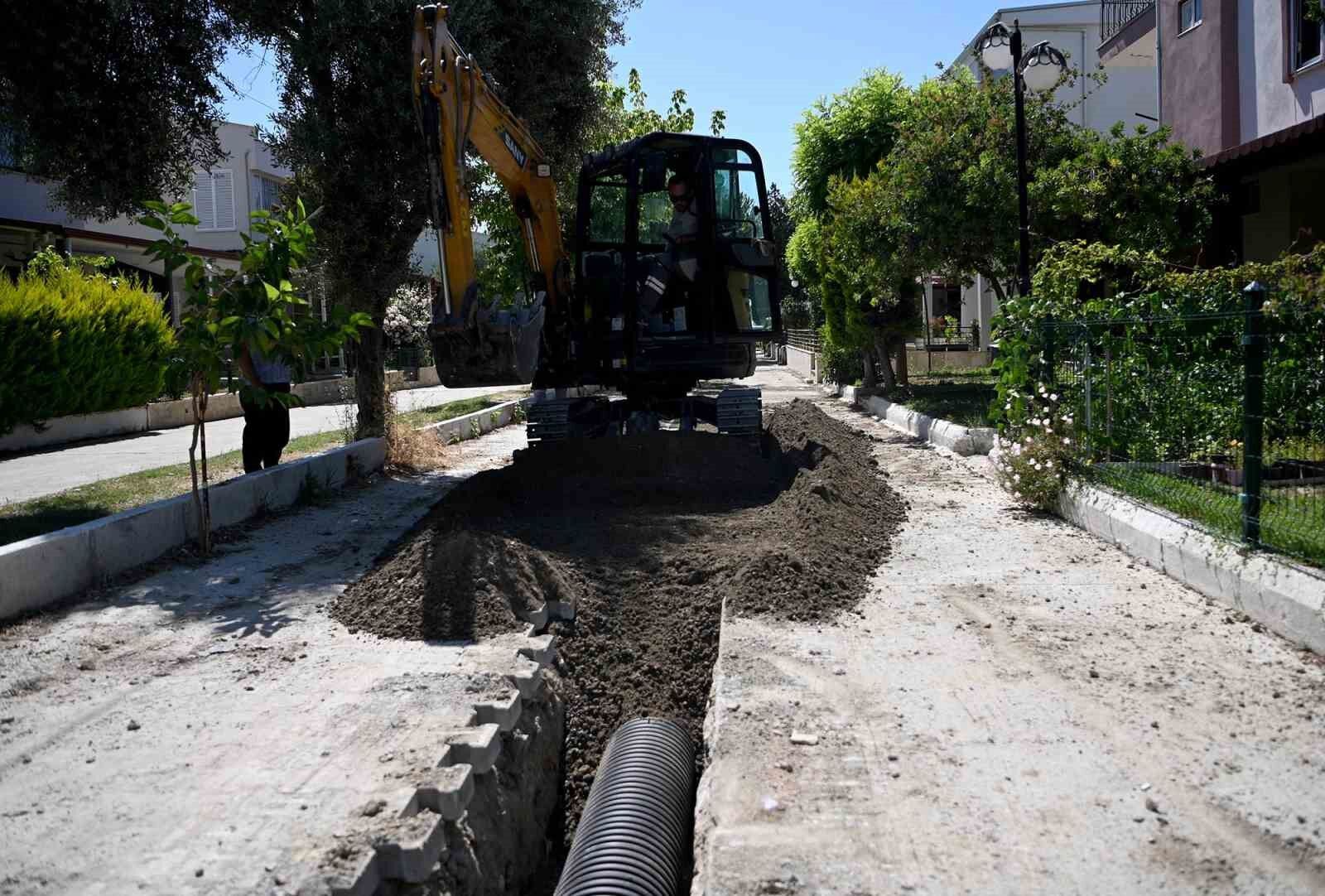 Kusadasi Nda 294 Metrelik Yagmur Suyu Hatti Calismasi Basladi 1782830703702 923153