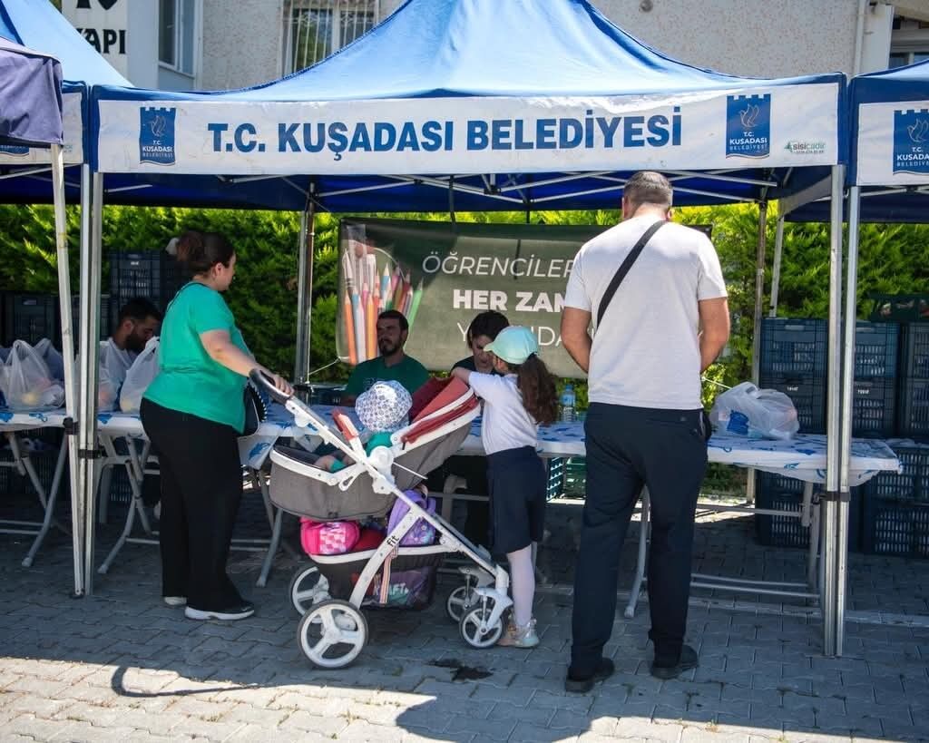 Kusadasi Nda Ogrencilere 122 Bin Beslenme Paketi Destegi 1780986302685 771549