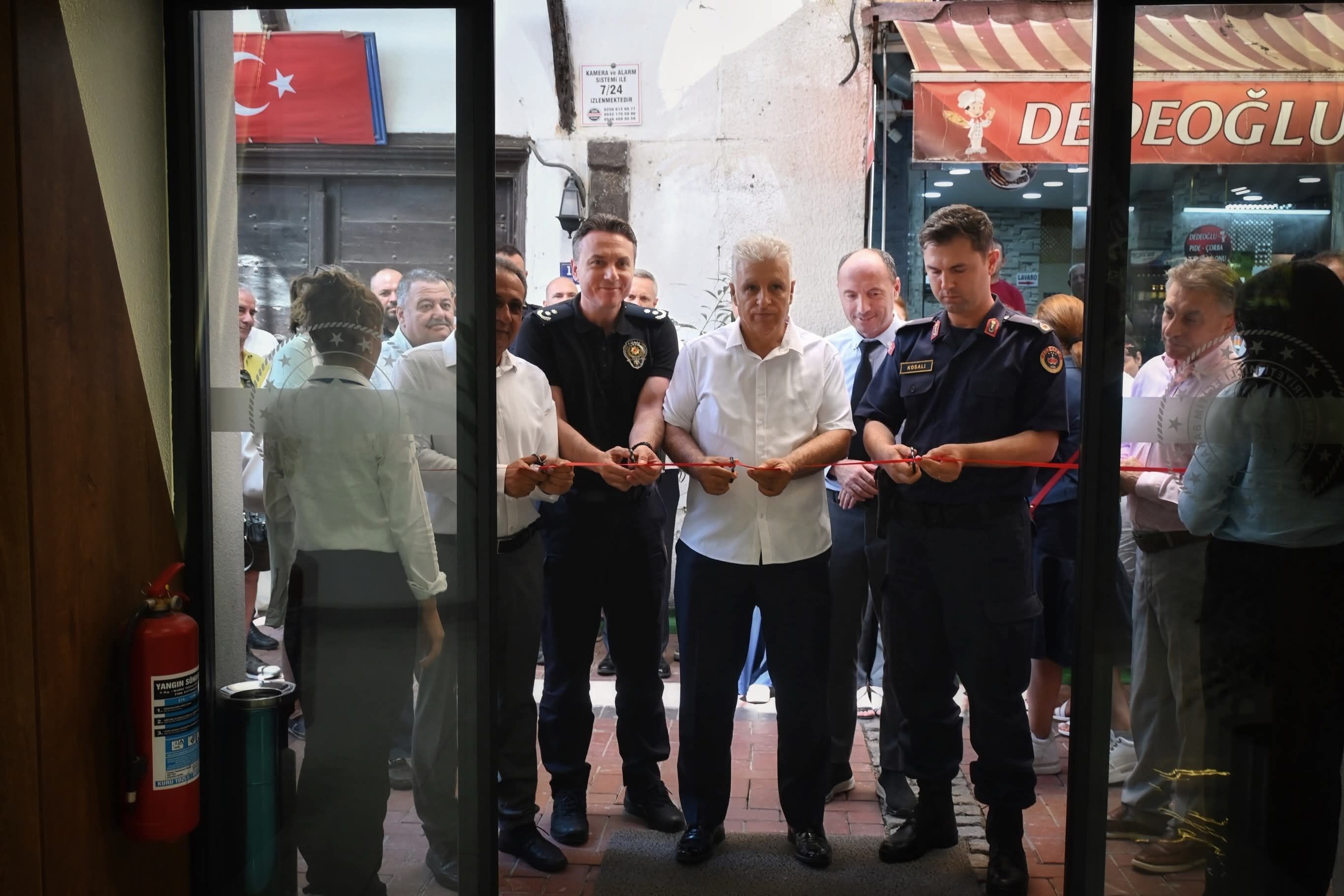 Kusadasi Ogretmenevi Kafeteryasi Torenle Hizmete Acildi 673215 83F52B