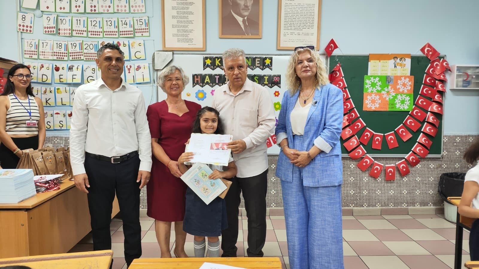 Kusadasinda 17 Bin 952 Ogrenci Karne Sevinci Yasadi 673427 C88A5E