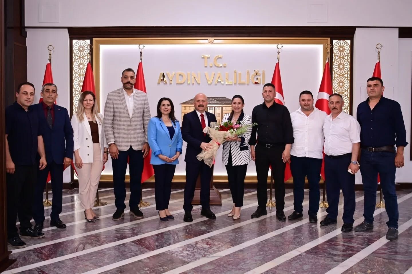 Muhtarlardan Vali Varola Ziyaret 670458 0A81D8