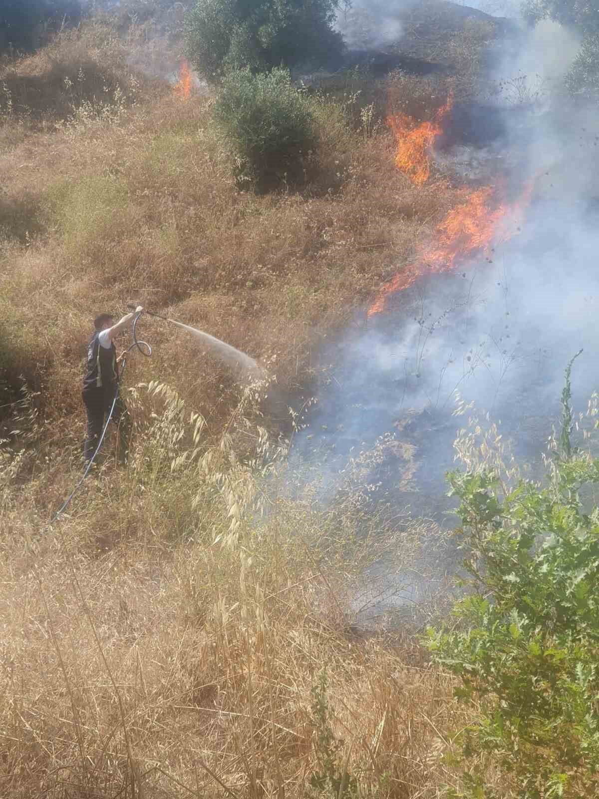 Nazilli Belediyesi Ekipleri Bozyurt Taki Yangin Sondurme Calismalarina Destek Veriyor 1782394503671 116020