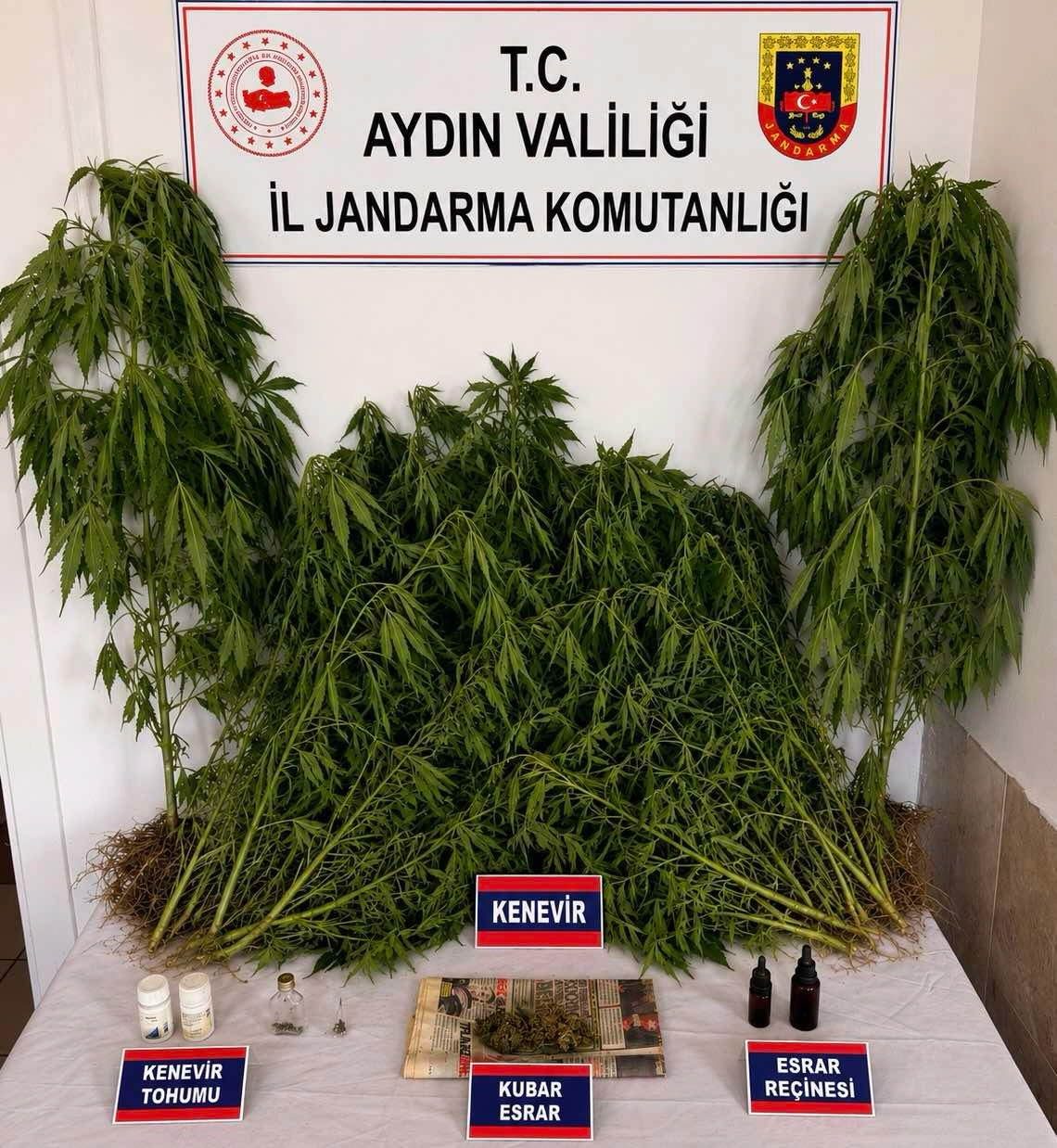 Nazillide 70Lik Zehir Taciri Yakalandi Evinden Zehir Fiskird 668645 Fe2C8D