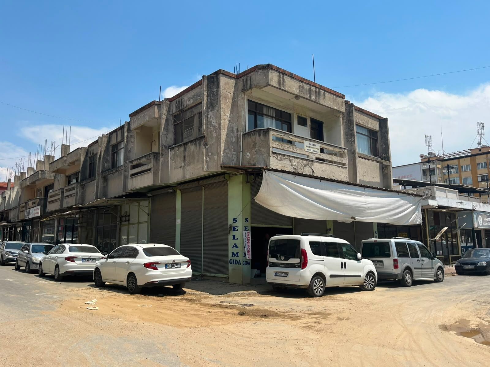 Nazillide Bir Donem Kapaniyor Ahmet Sensanda Kepenkler Bir D 669419 2Df3B5