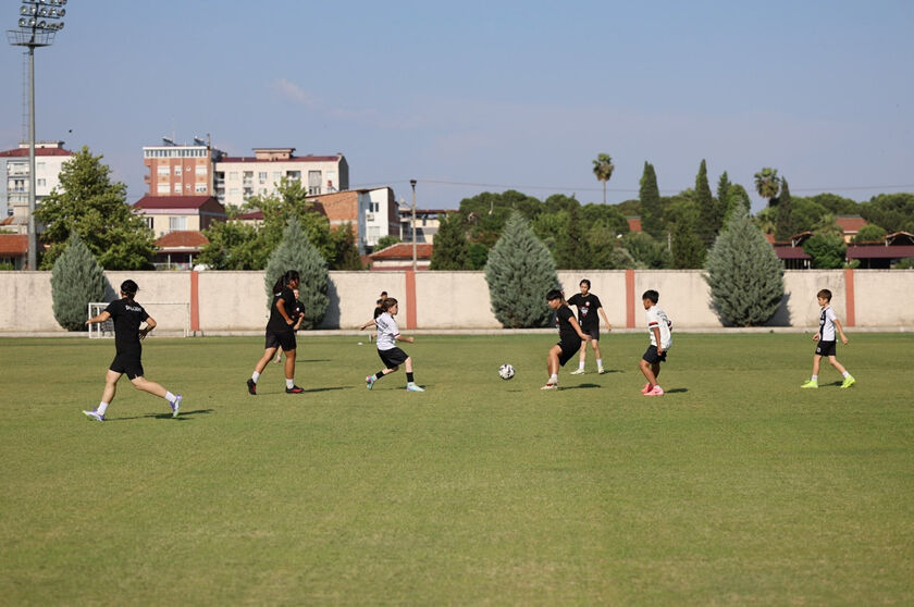Nazillide Futbolun Birlestirici Gucu Dostluk Macinda Ornek B 669374 Af5D72