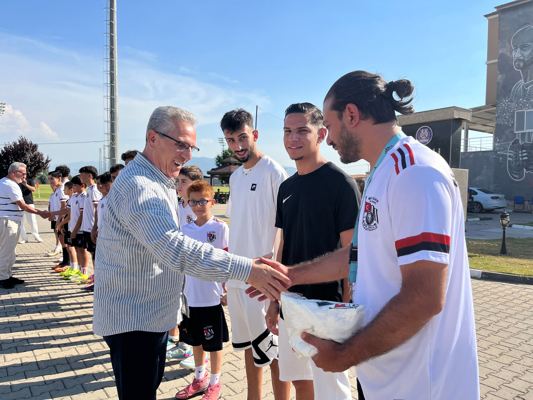 Nazillide Futbolun Birlestirici Gucu Dostluk Macinda Ornek B 669374 E7C8A5