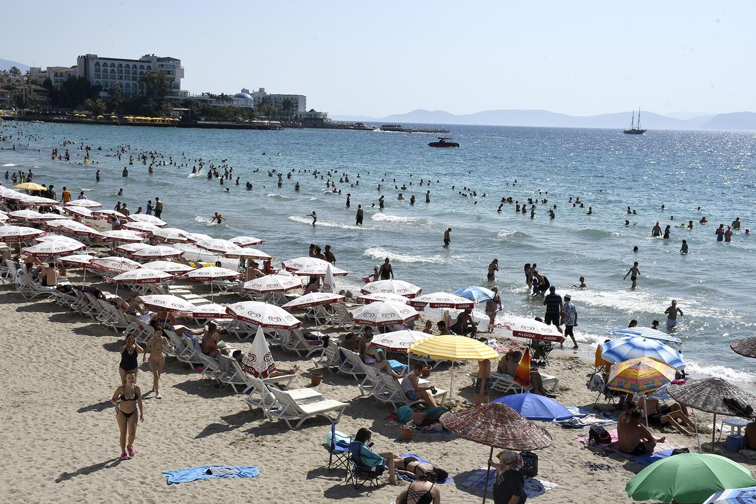 Plajlarin Gururu Mavi Bayrakta Kusadasi Belediyesi Basarisi 666995 F6F722