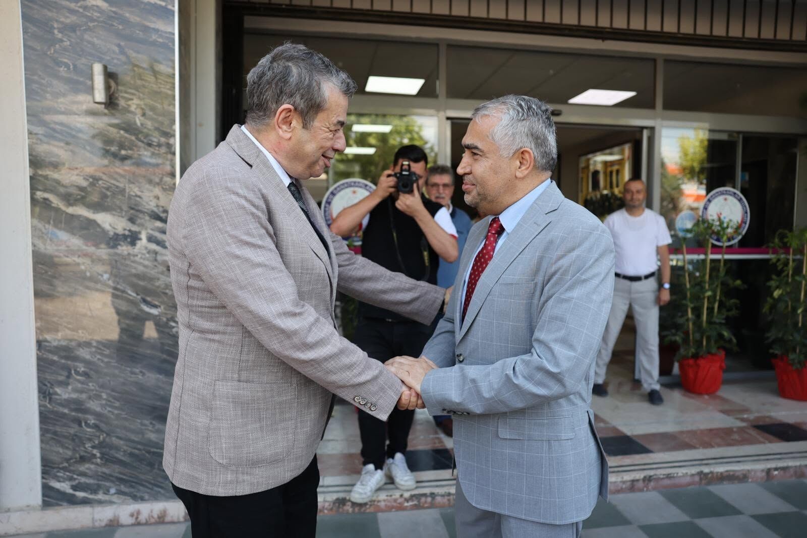 Rektor Kentten Kunkcuye Hayirli Olsun Ziyareti 670581 A4D02F