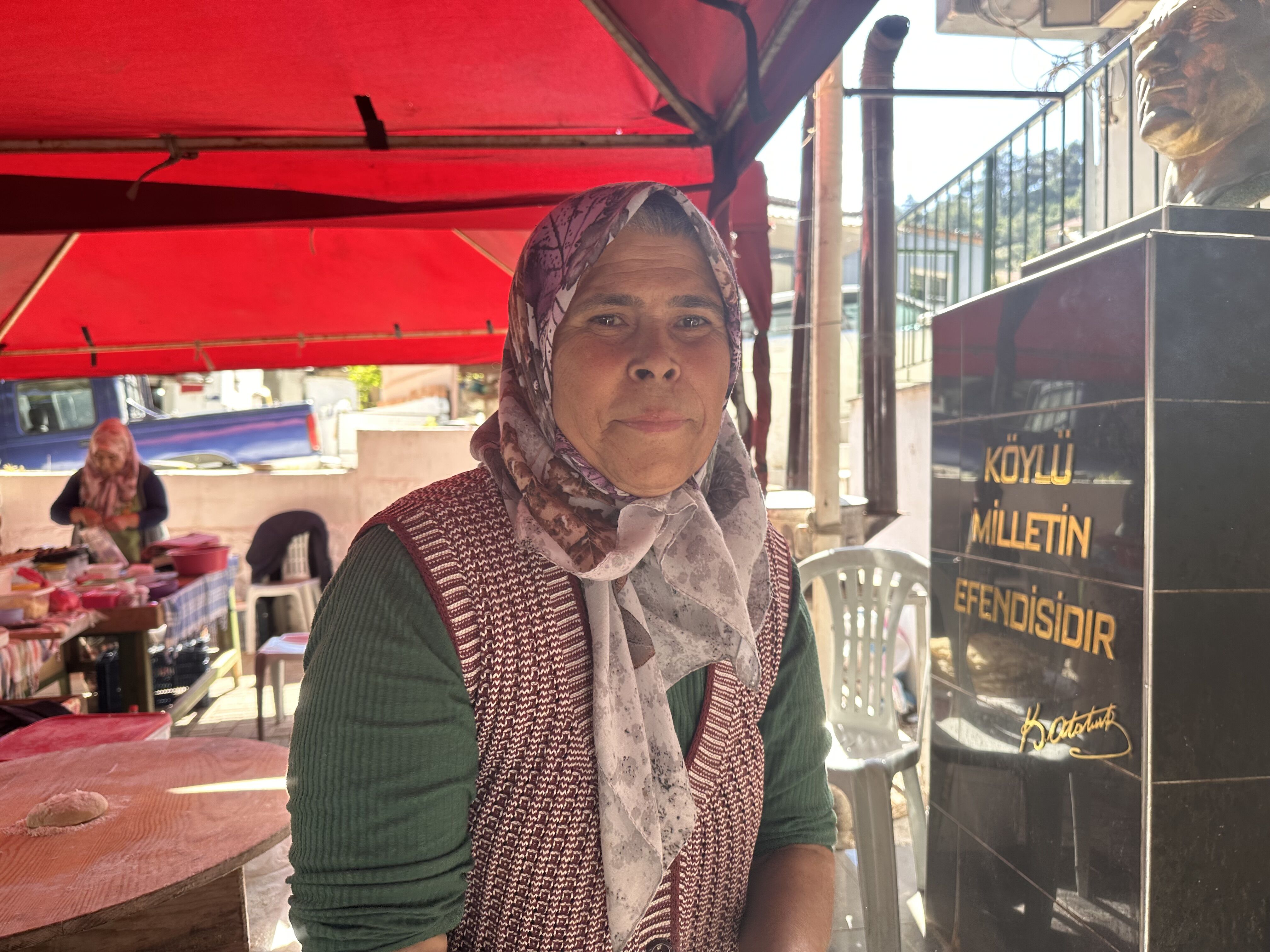 Uc Kusak Ayni Tezgahta Yemek Degil Emek Hikayesi 667902 Bfe278