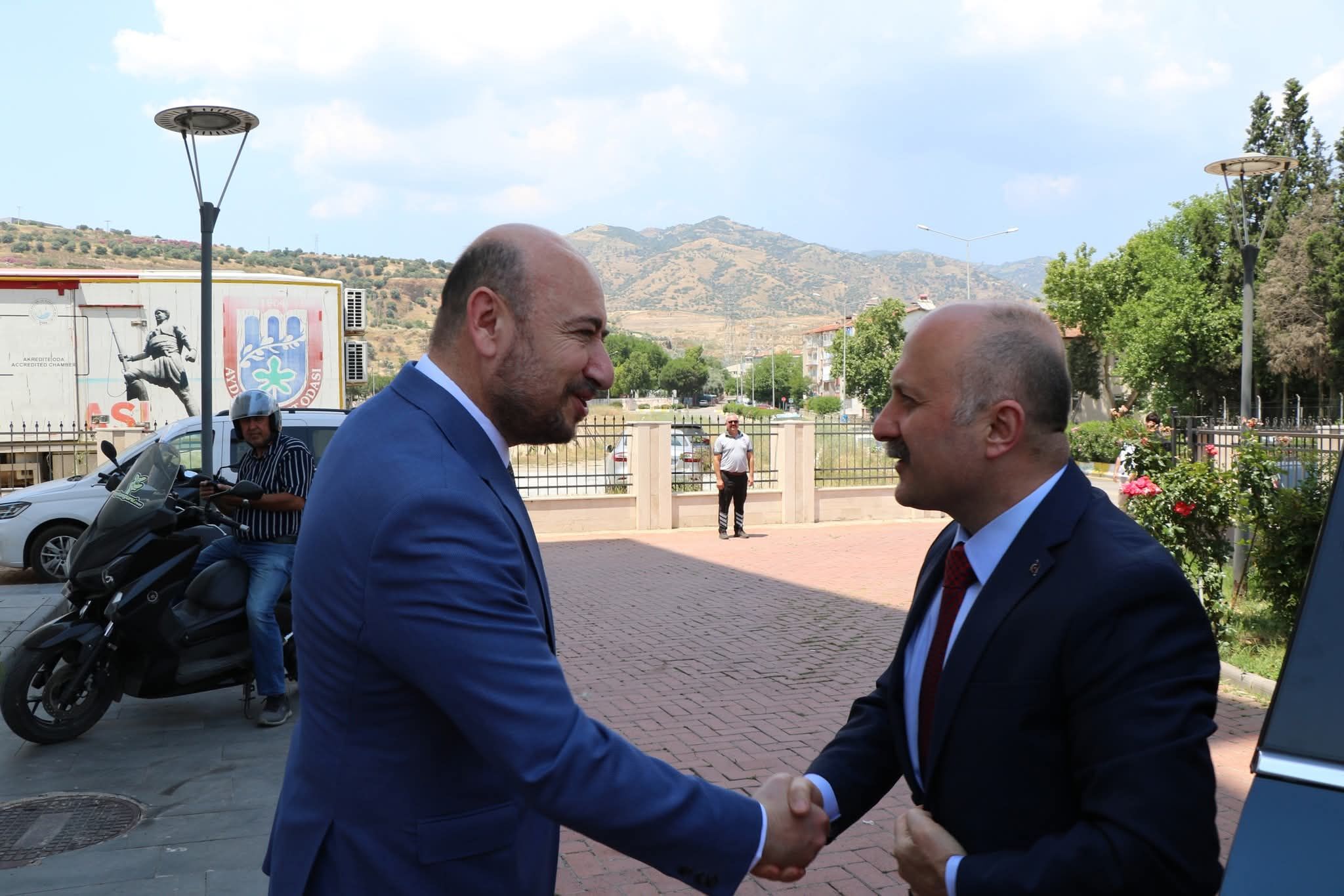 Vali Varoldan Aytoya Iadei Ziyaret 668209 Dd7Ec1