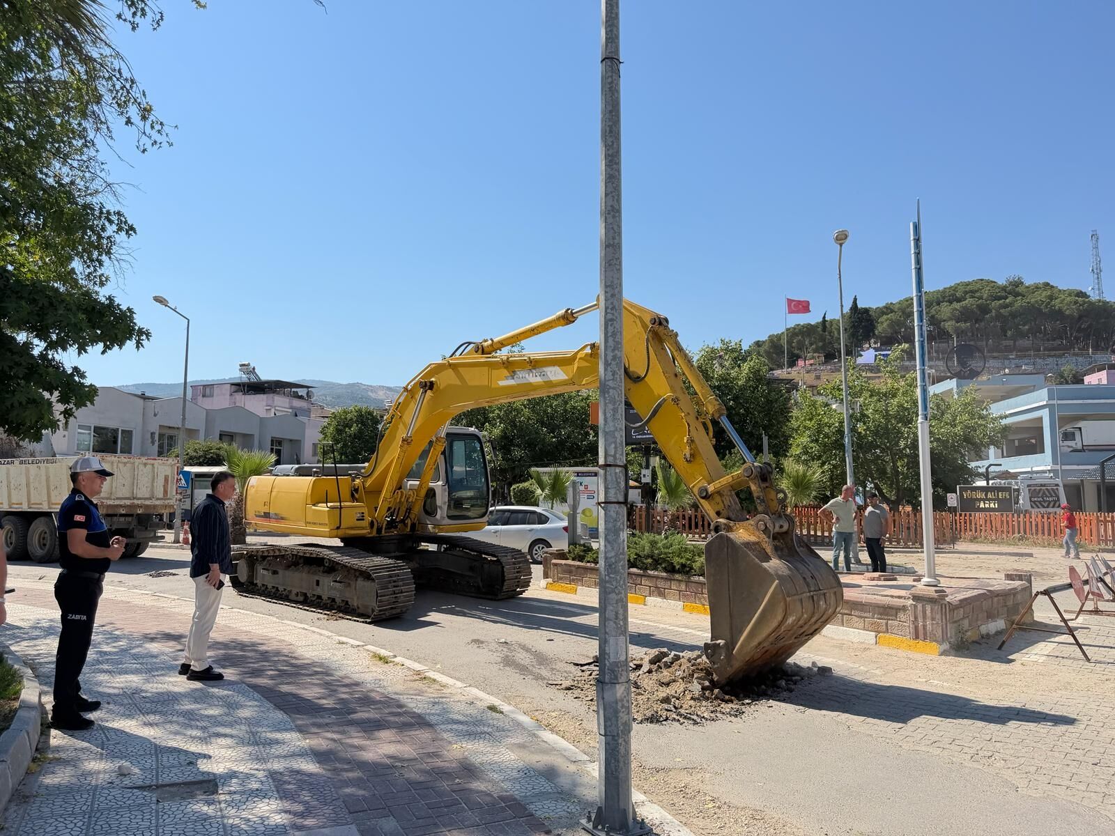 Yenipazarin Giris Yollari Icin Ilk Kazma Vuruldu Baskan Erca 672072 D85101