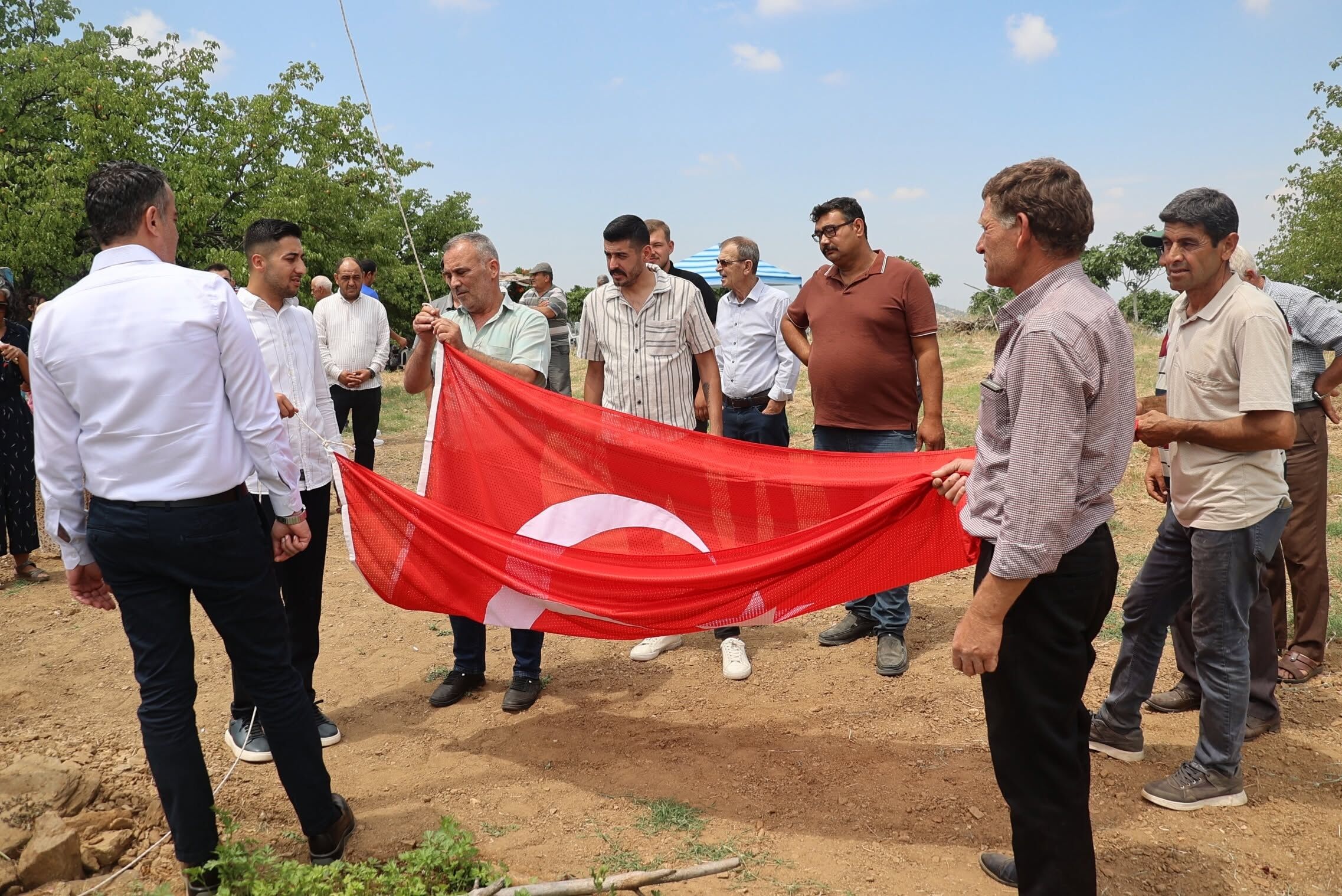 Yillardir Kurdugu Hayal Gercek Oldu Turk Bayragi Bahcesinde 669912 24102A