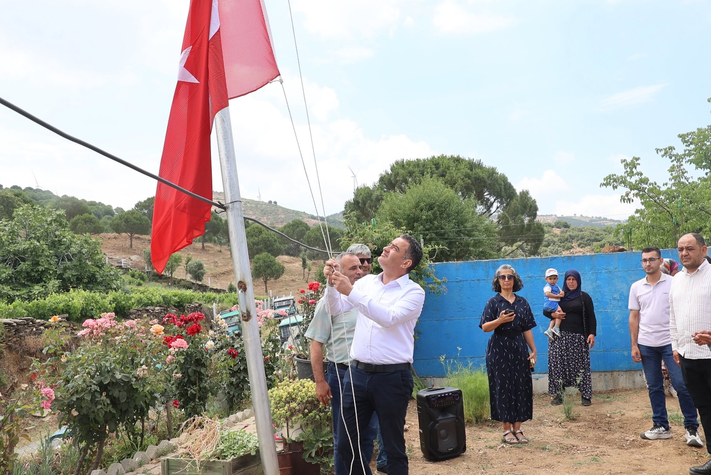 Yillardir Kurdugu Hayal Gercek Oldu Turk Bayragi Bahcesinde 669912 7E154D