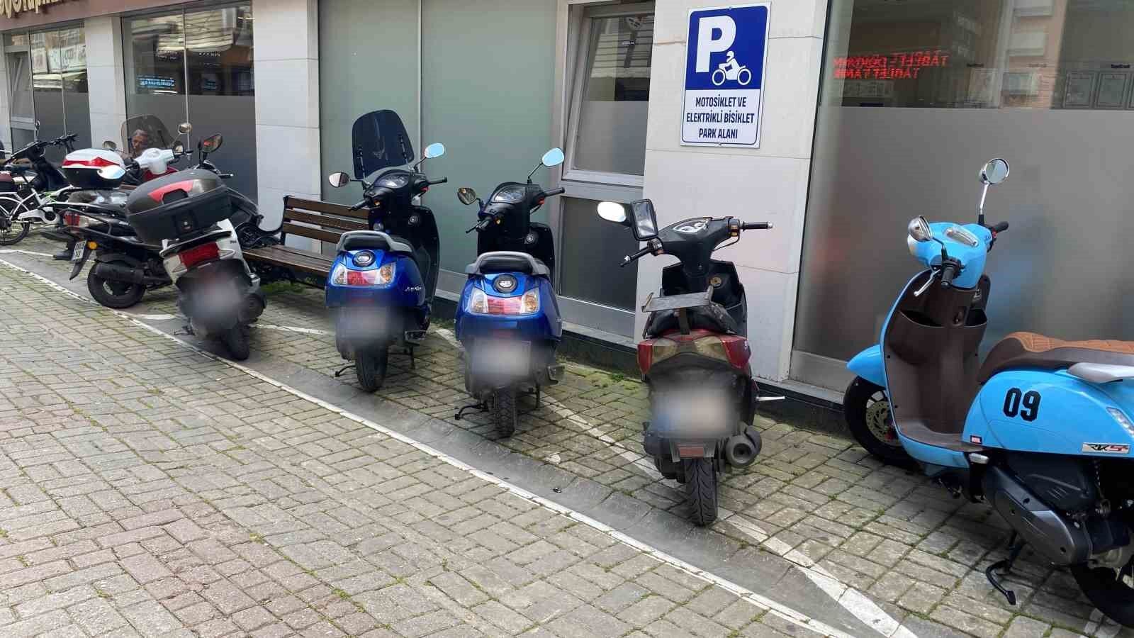 Yogun Trafikten Kacan Vatandaslar Motosiklete Yoneliyor 1782195605355 507422