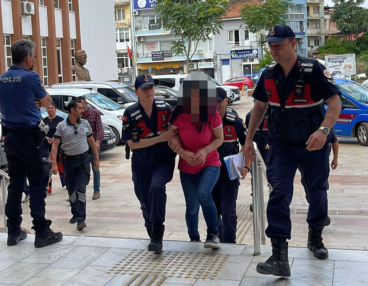 Aydın'da operasyon: Evden çıkan çıkana!