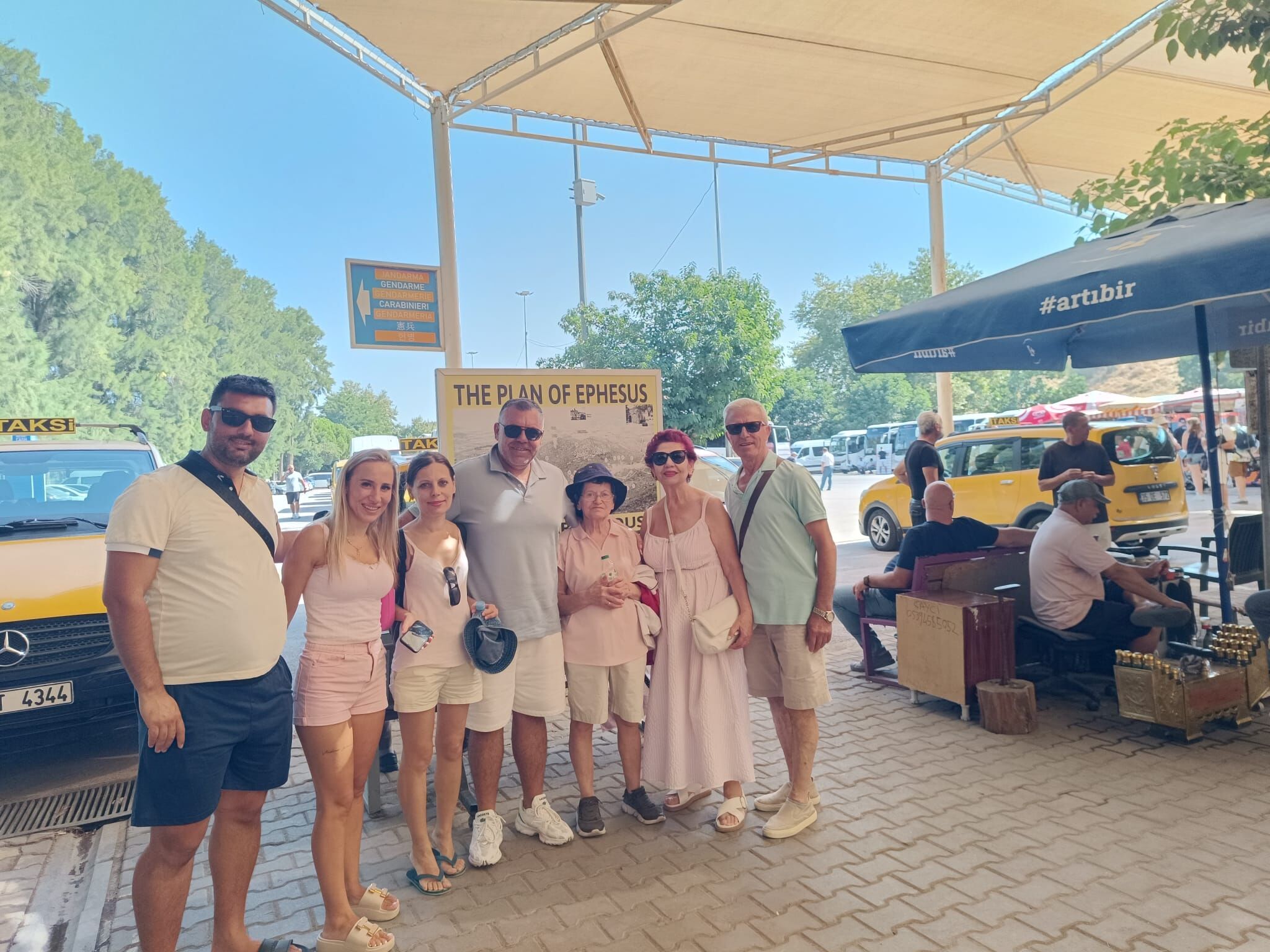15 Bin Euroluk Caresizligi Kusadali Taksicinin Turk Misafirp 681318 2F7F50