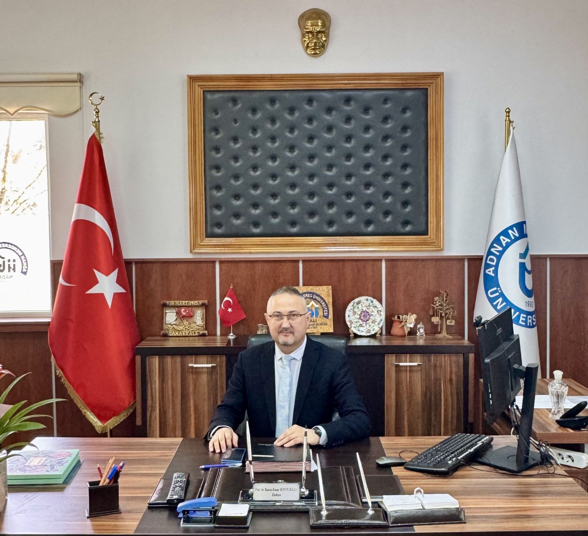 Adu Iibfde Bayrak Degisimi 677431 48Bb37