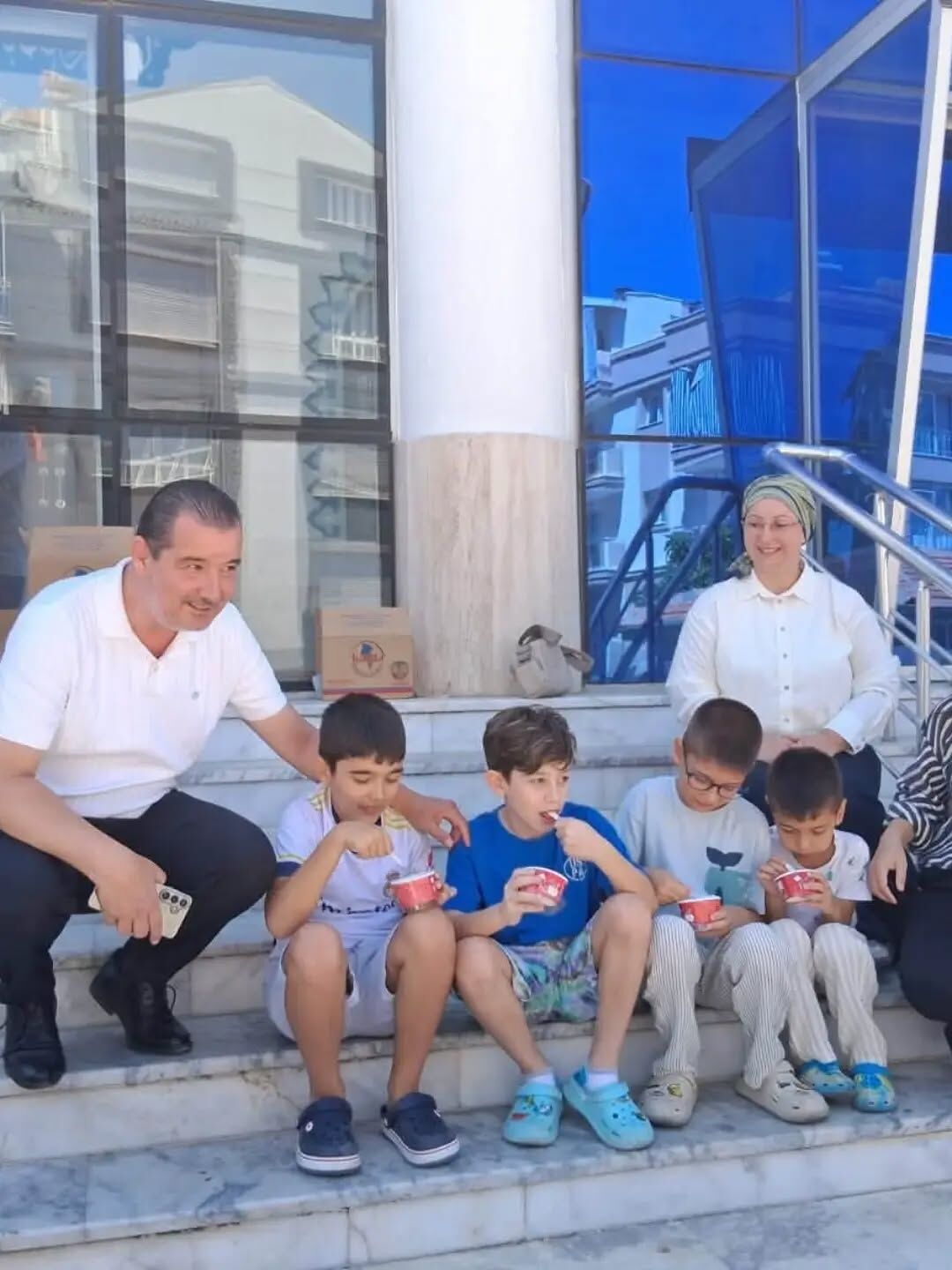Ak Partiden Kuran Kursu Ogrencilerine Tatli Surpriz 678113 1Dca0D