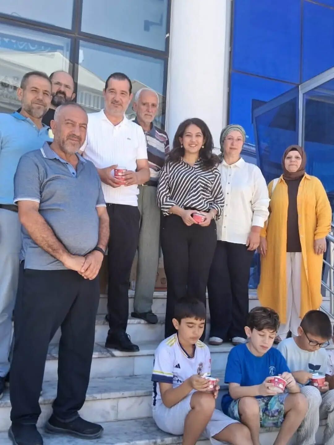 Ak Partiden Kuran Kursu Ogrencilerine Tatli Surpriz 678113 E9E66D